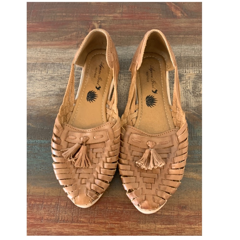 Tan Tassel Huaraches